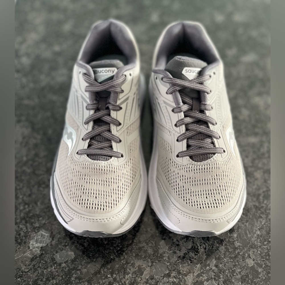 Saucony Echelon 8 Charcoal Grey/White Athletic‎ Shoes Women’s Size 7